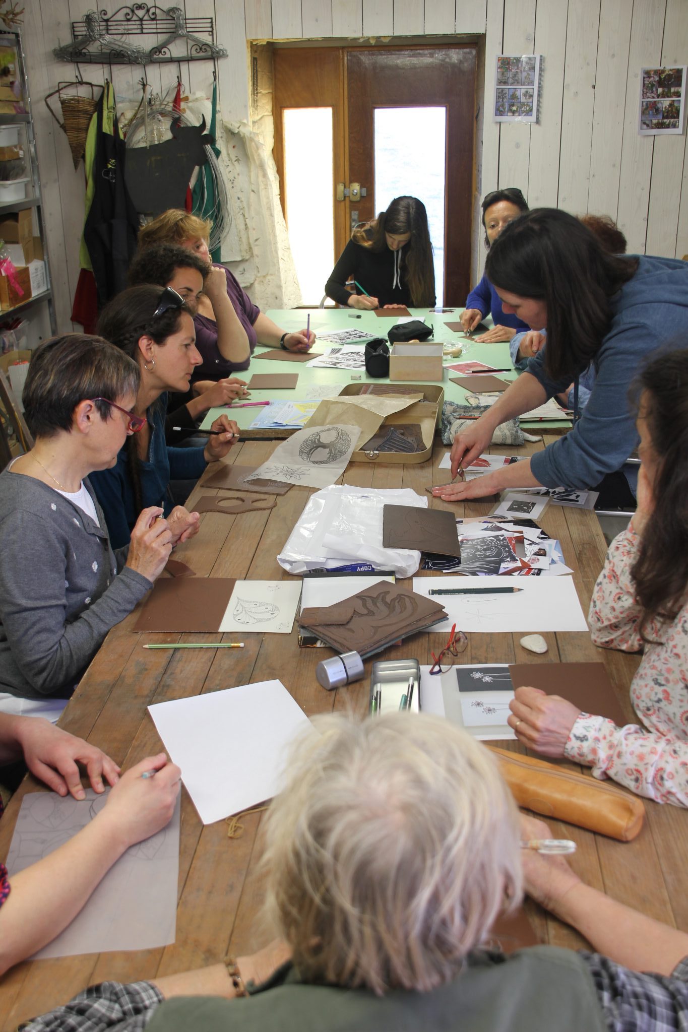 4 (159) LinoLino, linogravure et créations à partir d'impressions artisanales | Chambéry, France | Atelier initiation à la linogravure dans les Bauges