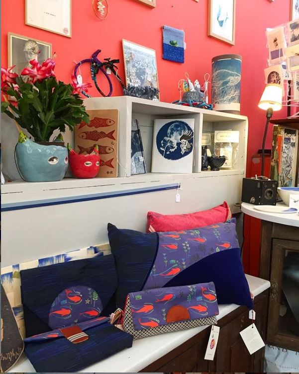 InterieurBoutiqueIsaPocket LinoLino | Linogravure et créations à partir d'impressions artisanales | Chambéry, France | Exposition créateurs Atelier IsaPocket Paris 14 Alesia, boutique créateurs