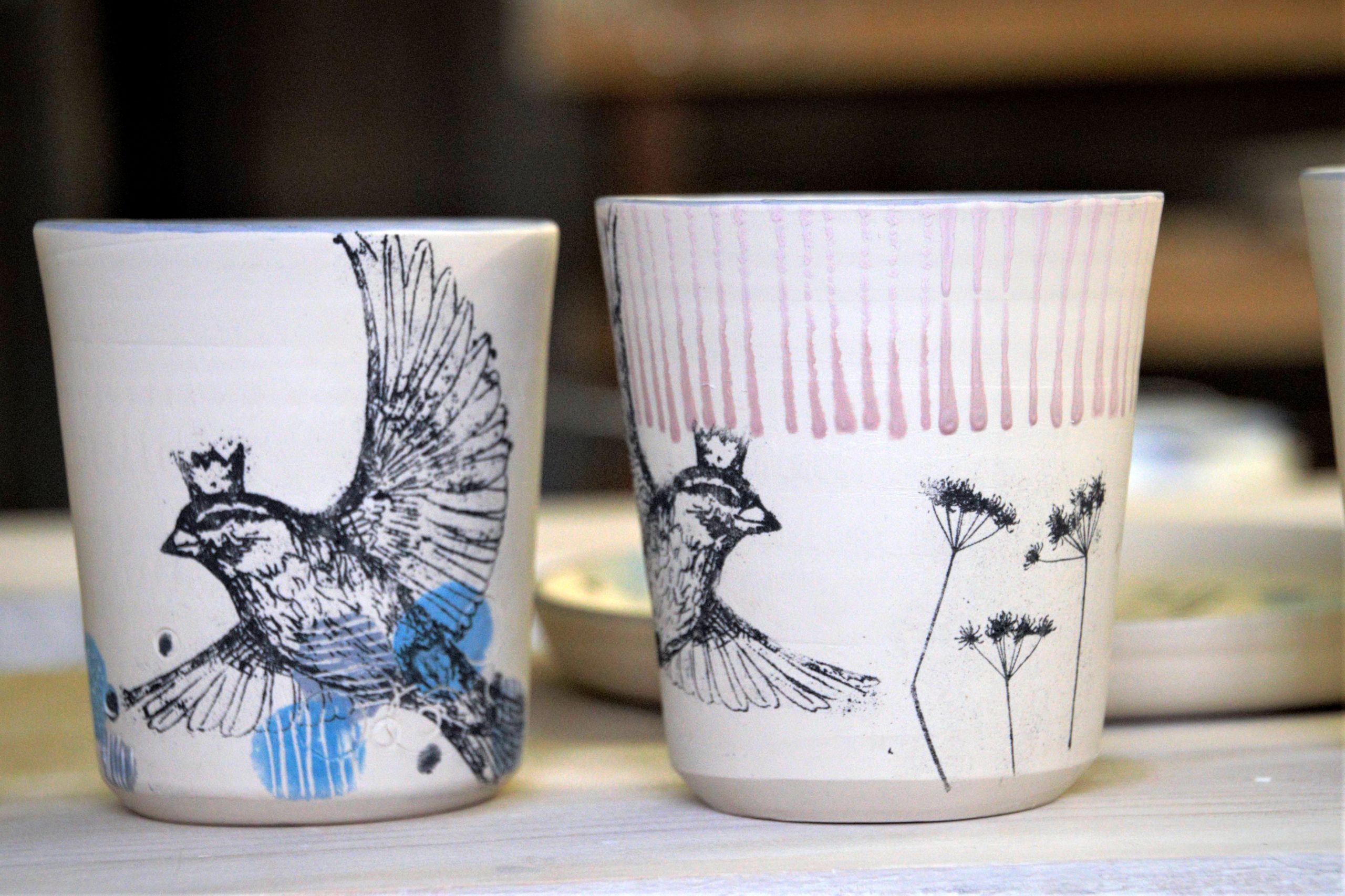 LinoLino | Linogravure et créations à partir d'impressions artisanales | Chambéry, France | Poterie collab Tant que la Terre Tourne Gobelets crus Oiseaux rayures
